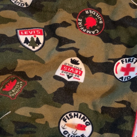 ✨ Rare Levi’s Camo Patch Hoodie 2T | Limited Edition | Worn Once - Picture 3 of 10